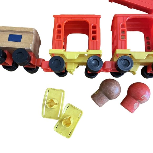 Vintage 1972 Mattel Wind Up Putt Putt Wooden Train Toy Set Random Lot - Picture 8 of 16